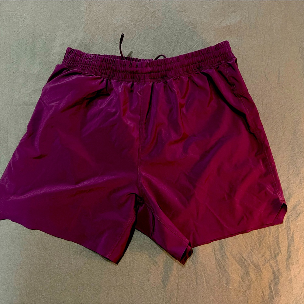 Onn 5 inch inseam shorts, Size small